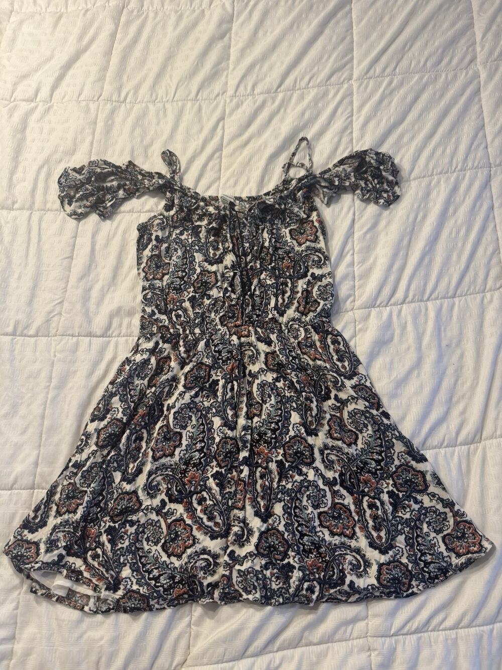 American Eagle Paisley Mini Dress Cold Shoulder Flowy Boho Bohemian Indie Y2K